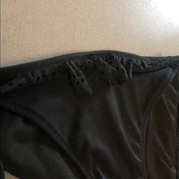 swimsuit bottoms - Picture 2 of 3